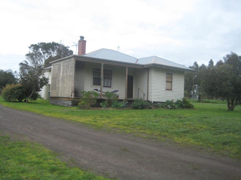 8 Poyntons Rd, Willatook VIC 3283