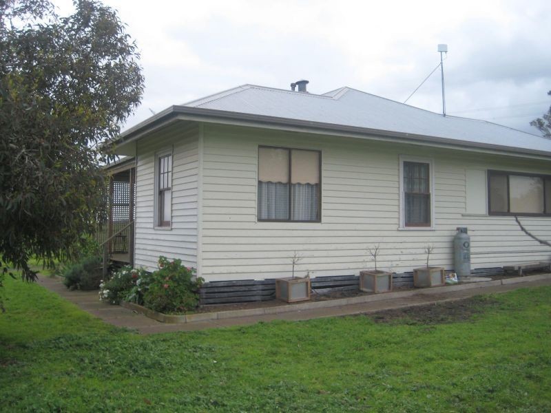 8 Poyntons Rd, Willatook VIC 3283