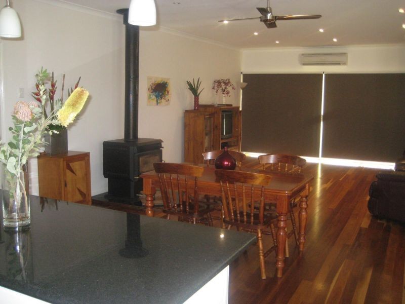 9 Gratton St, Port Fairy VIC 3284