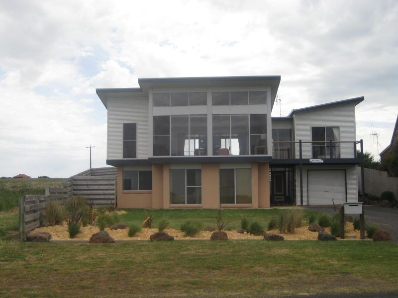 70 Ocean Drive, Port Fairy VIC 3284