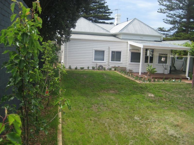 96 Gipps St, Port Fairy VIC 3284
