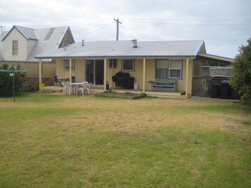 10 Singleton Street, Port Fairy VIC 3284