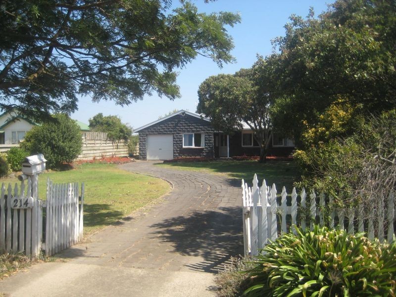 214 Princes Hwy, Port Fairy VIC 3284