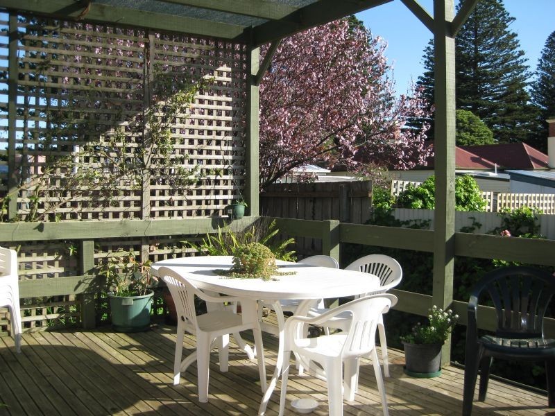 Unit 4/64  Cox, Port Fairy VIC 3284