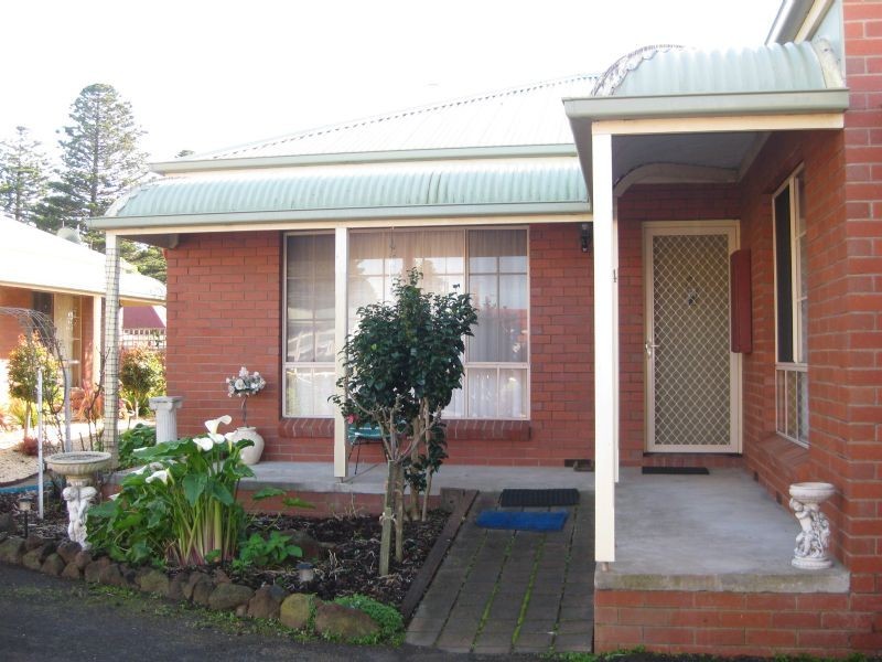 Unit 4/64  Cox, Port Fairy VIC 3284