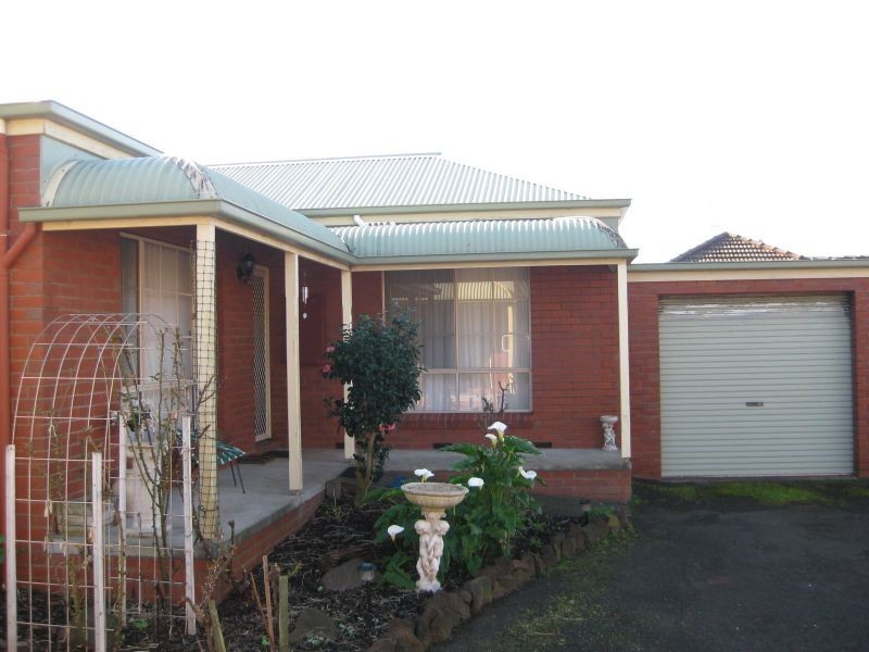 Unit 4/64  Cox, Port Fairy VIC 3284