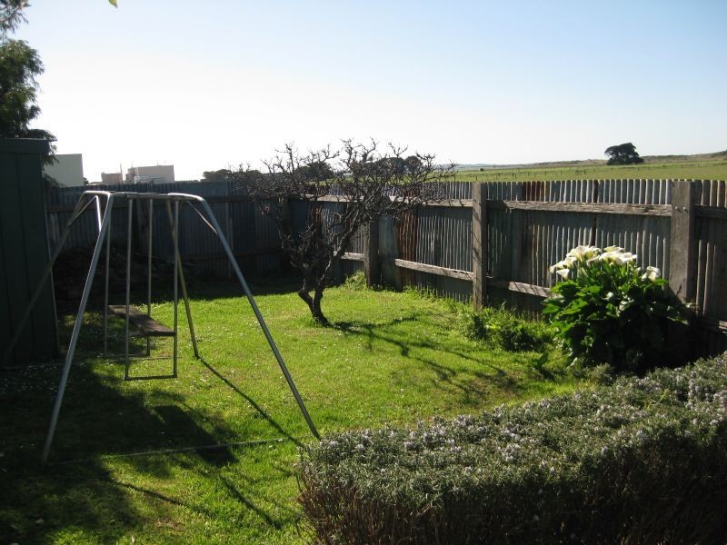 145 Princes Hwy, Port Fairy VIC 3284