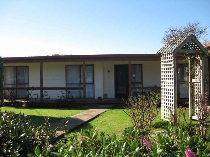 145 Princes Hwy, Port Fairy VIC 3284