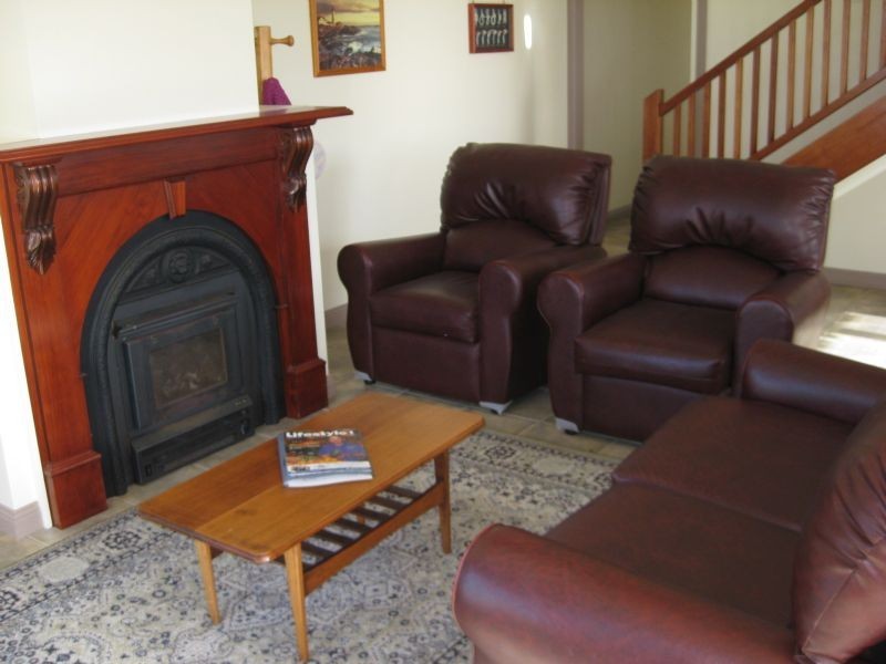 104 Ocean Drive, Port Fairy VIC 3284