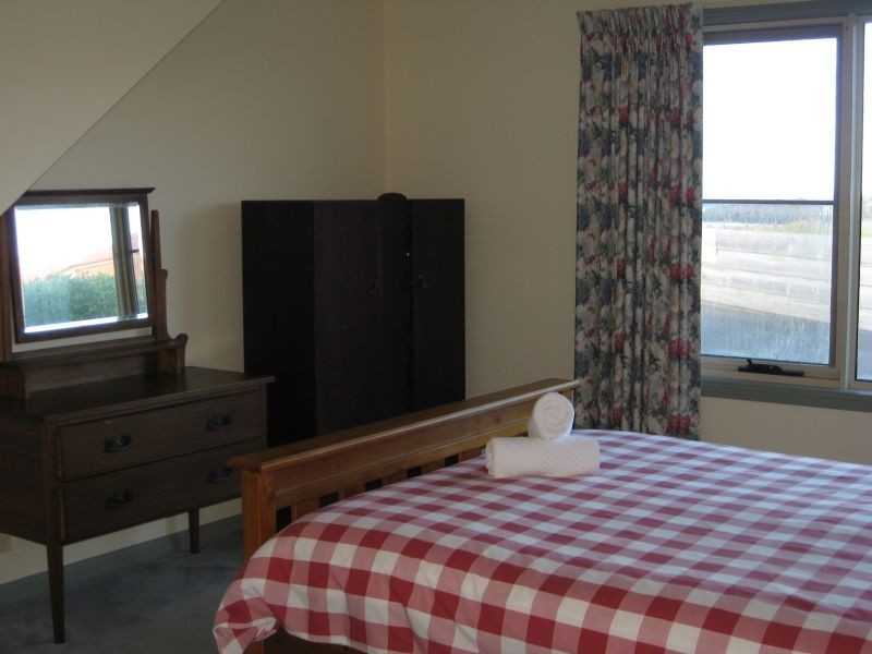 104 Ocean Drive, Port Fairy VIC 3284