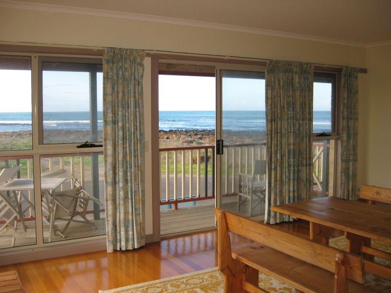 104 Ocean Drive, Port Fairy VIC 3284