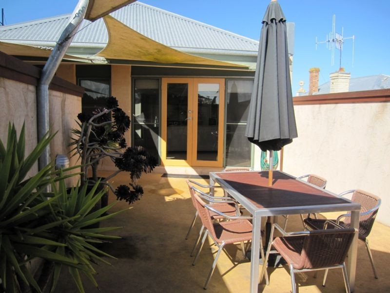 1/54 Sackville Street, Port Fairy VIC 3284