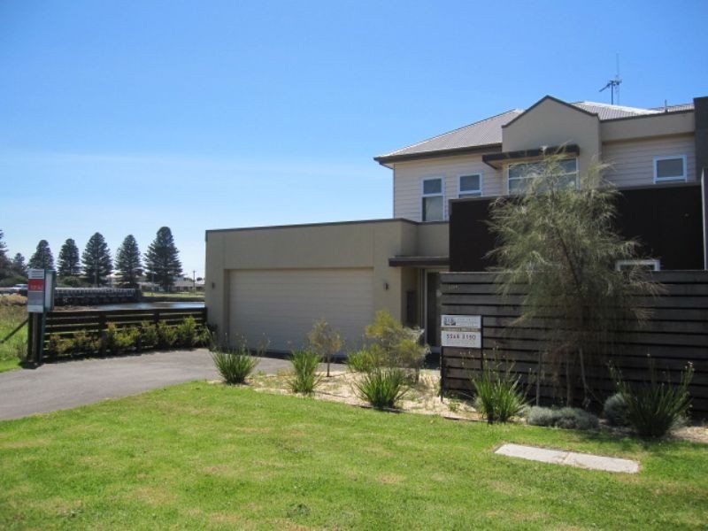 105 Gipps St, Port Fairy VIC 3284