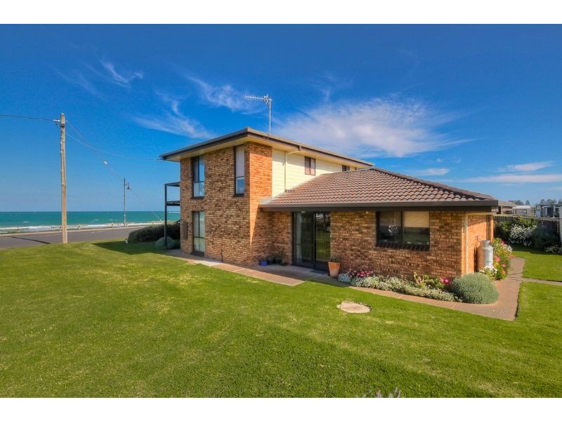 101 Beach St, Port Fairy VIC 3284