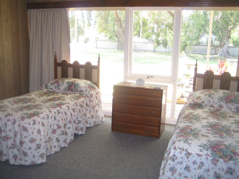 144 Princes Hwy, Port Fairy VIC 3284