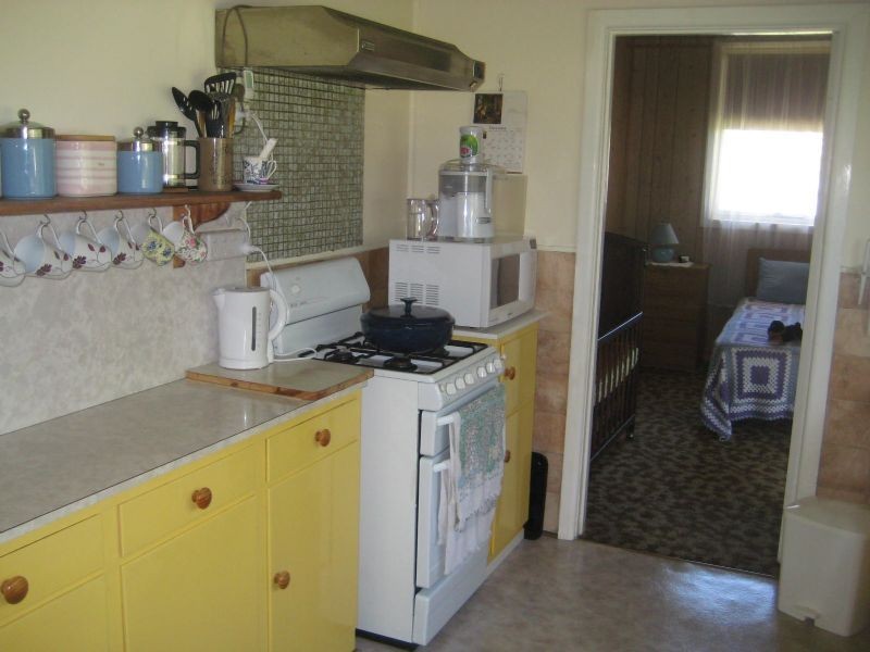 144 Princes Hwy, Port Fairy VIC 3284