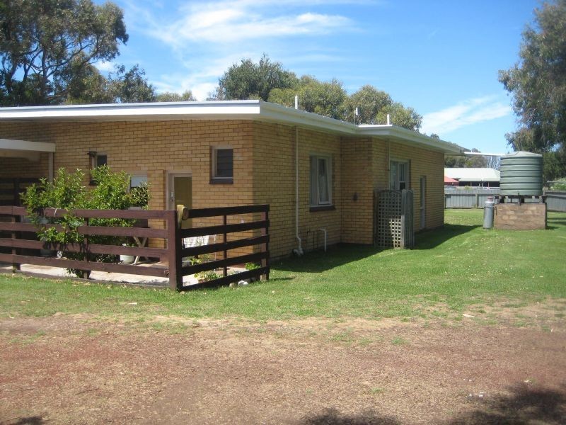 144 Princes Hwy, Port Fairy VIC 3284