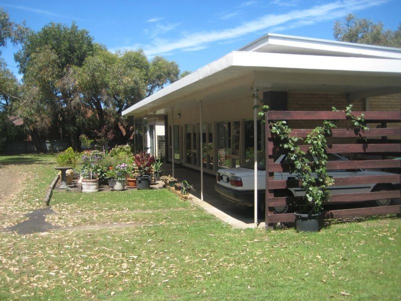 144 Princes Hwy, Port Fairy VIC 3284