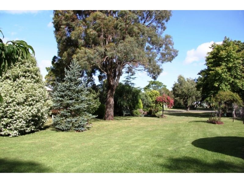 3 Eumeralla Street, Macarthur VIC 3286