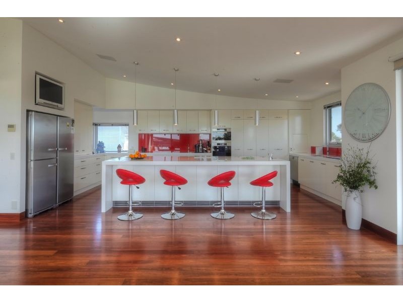 64 Ocean Drive, Port Fairy VIC 3284