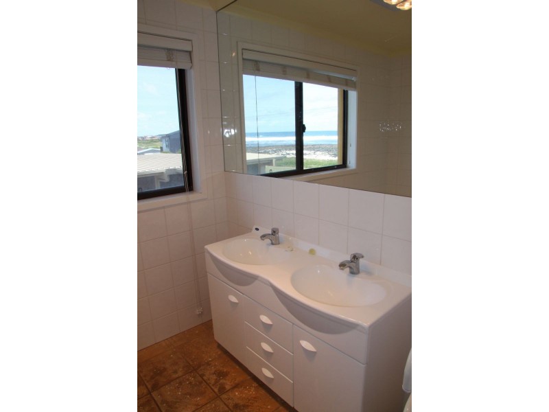 20 Ocean Drive, Port Fairy VIC 3284