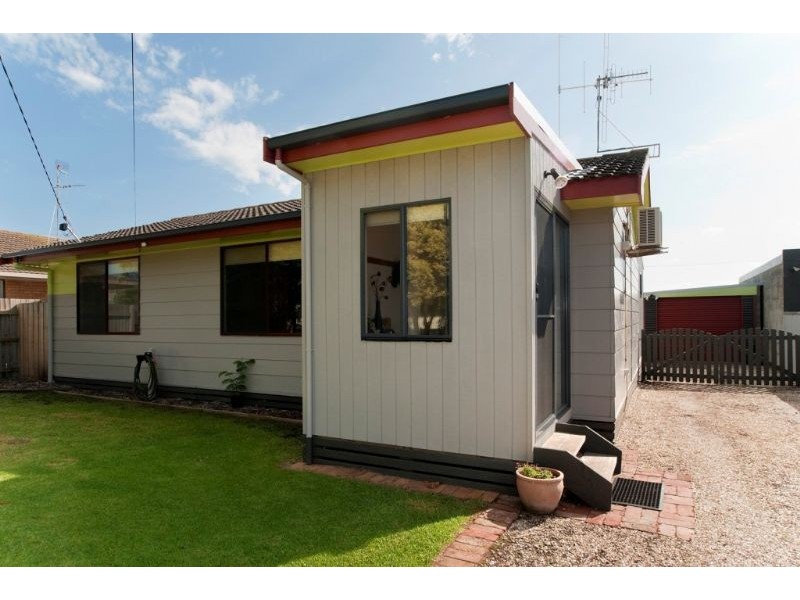 10 Reardon Street, Port Fairy VIC 3284