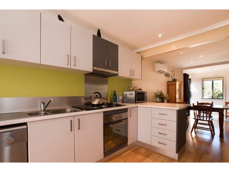 10 Reardon Street, Port Fairy VIC 3284