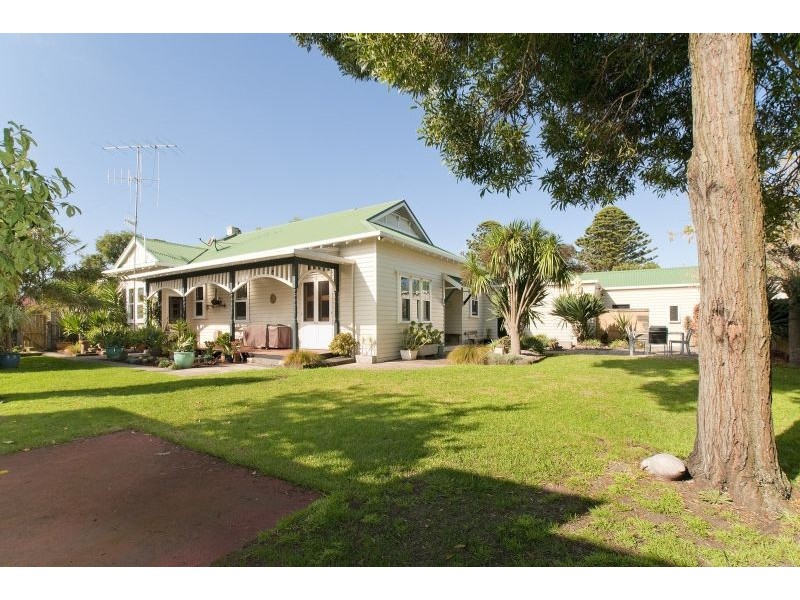 62 Princes Hwy, Port Fairy VIC 3284