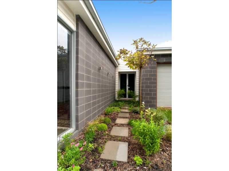 24 Wishart Street, Port Fairy VIC 3284