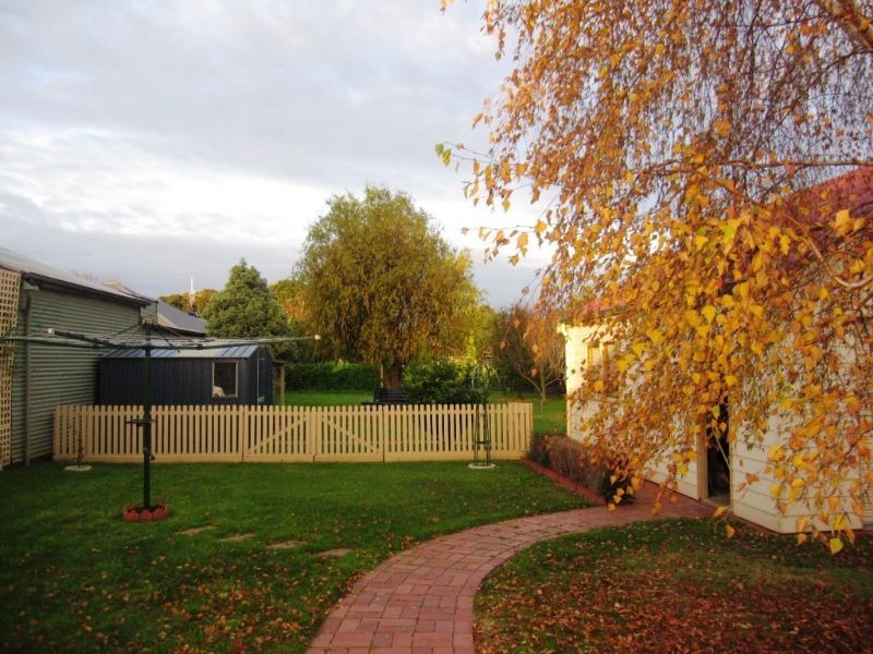 20 Commercial Place, Koroit VIC 3282