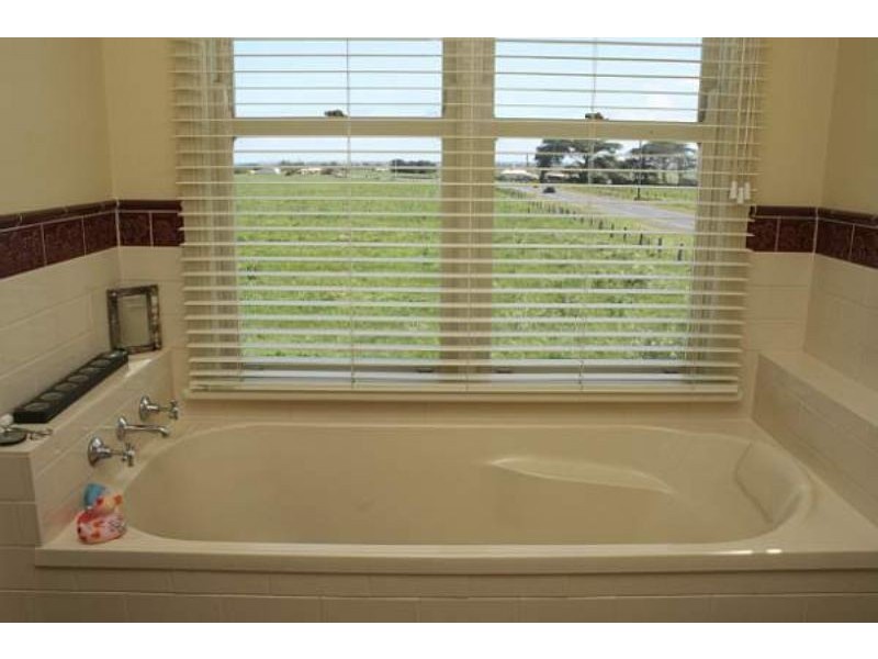 809 Princes Hwy, Tower Hill VIC 3283