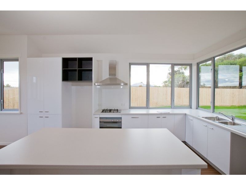 12 Gratton Street, Port Fairy VIC 3284