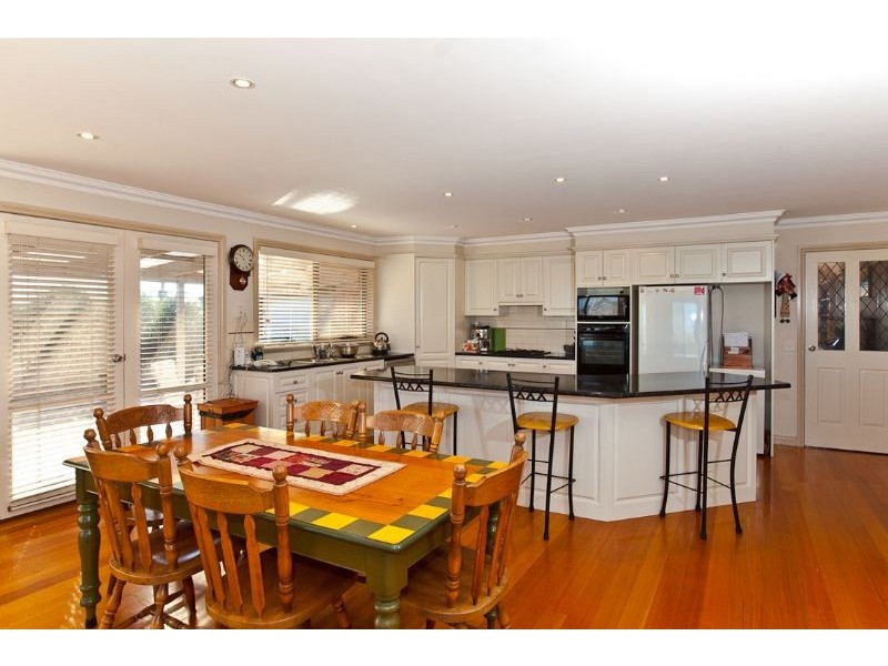 16 Anna-Catherine Drive, Port Fairy VIC 3284