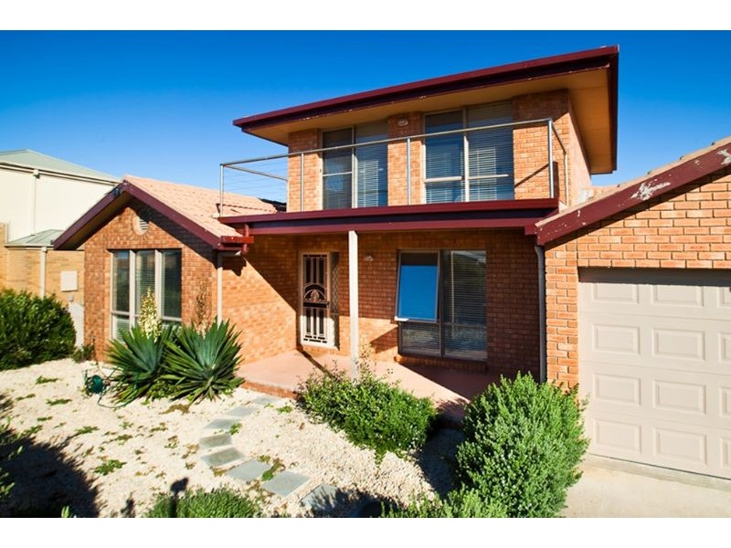 16 Anna-Catherine Drive, Port Fairy VIC 3284