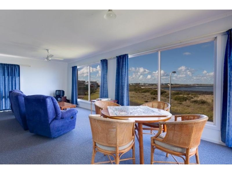 98 Ocean Drive, Port Fairy VIC 3284