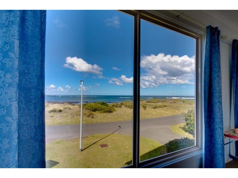 98 Ocean Drive, Port Fairy VIC 3284
