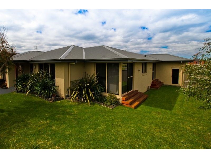 12 Polding Street, Port Fairy VIC 3284