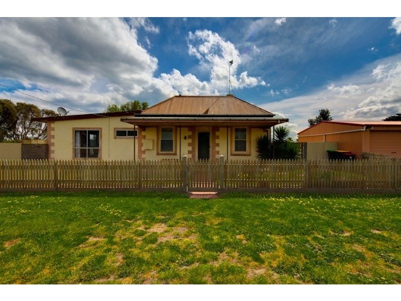 . Crn of Annesley & High Street, Port Fairy VIC 3284
