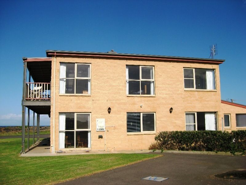 1/104 Ocean Drive, Port Fairy VIC 3284