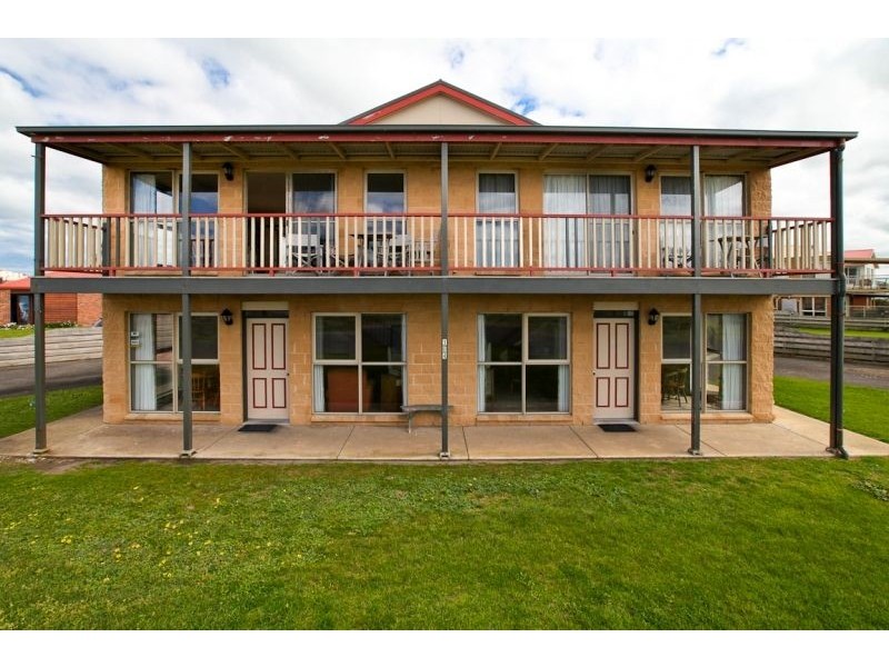 1/104 Ocean Drive, Port Fairy VIC 3284