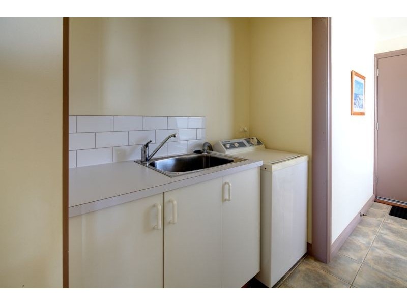 1/104 Ocean Drive, Port Fairy VIC 3284