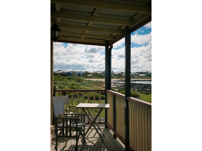 1/104 Ocean Drive, Port Fairy VIC 3284