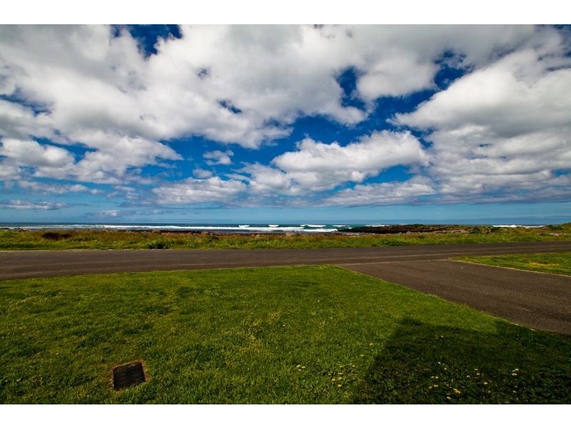 1/104 Ocean Drive, Port Fairy VIC 3284