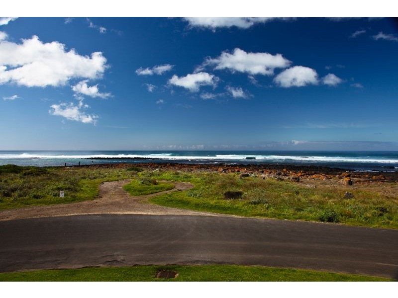 1/104 Ocean Drive, Port Fairy VIC 3284
