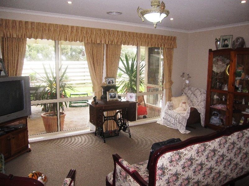 34 Lumsdens Lane, Koroit VIC 3282