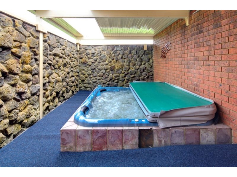 240 Princes Hwy, Port Fairy VIC 3284