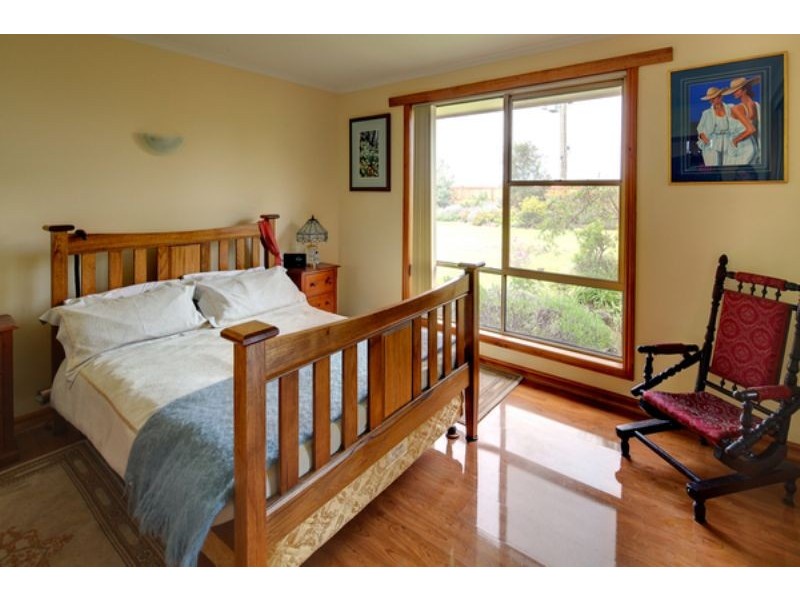 240 Princes Hwy, Port Fairy VIC 3284