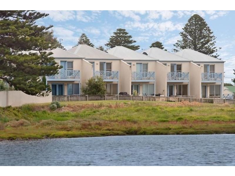 2/102 Gipps Street, Port Fairy VIC 3284