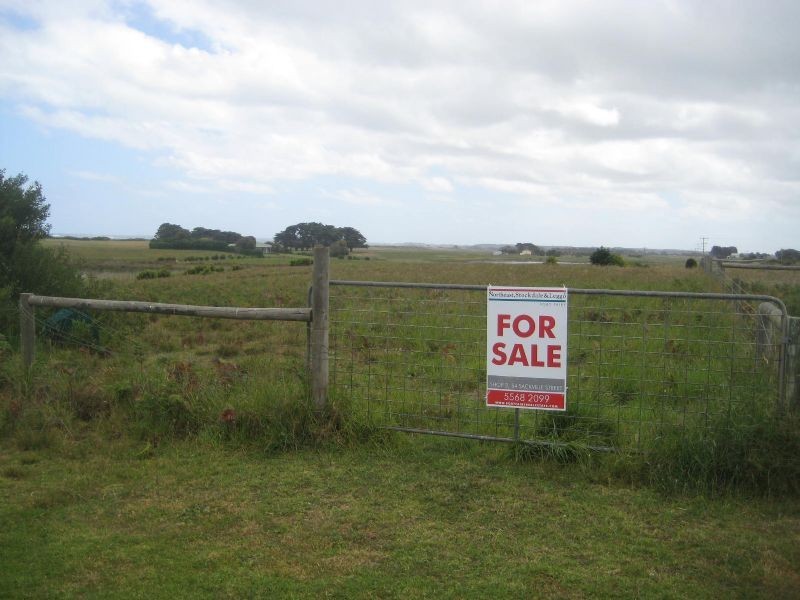 . Cnr Graves Street & The Esplanade, Narrawong VIC 3285