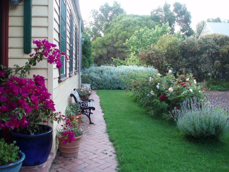 82 Princes Highway, Port Fairy VIC 3284